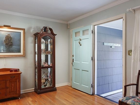 5th image of 15 Waverly Pl