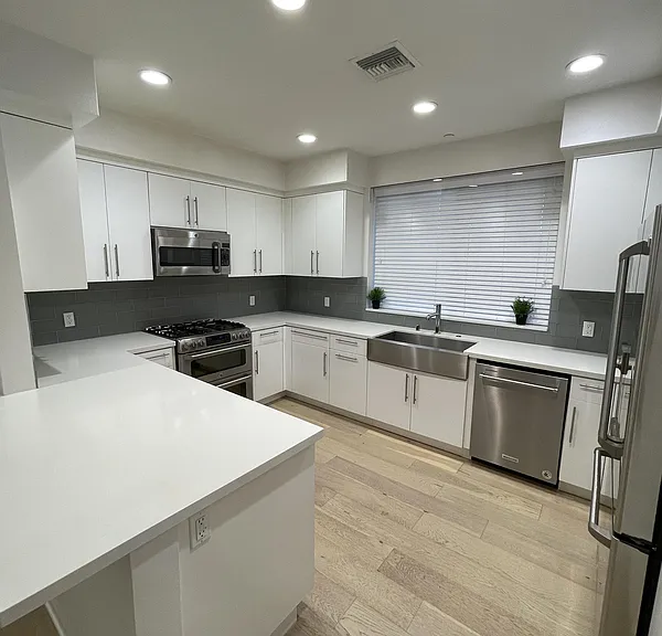4240 Laurel Canyon Blvd #203 — Photo 2