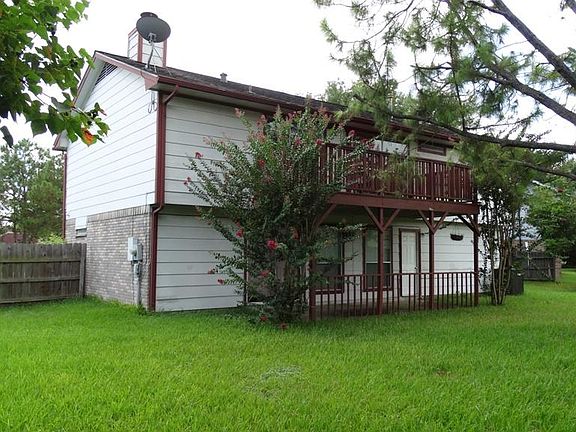 back of house ... note upper and lower decks.