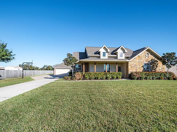 5th image of 4119 Majestic Dr