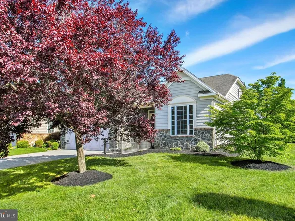 24 Saint Michaels Way, Hanover, PA 17331