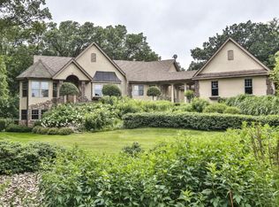 186 Troy Glen Dr, River Falls, WI 54022