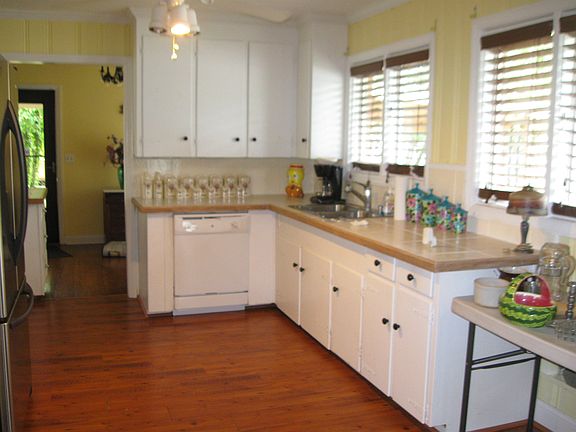 5th image of 1039 E Lake Dr