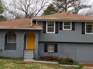 8823 Homewood Dr, Riverdale, GA