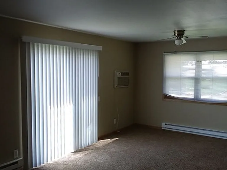 1109 W Fulton St — Photo 2