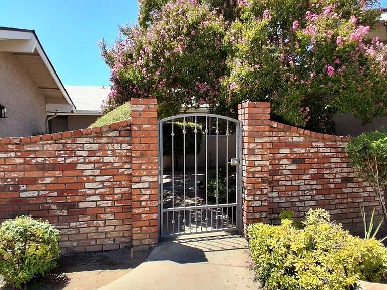 6061 N Bungalow Ln #102 — Photo 3