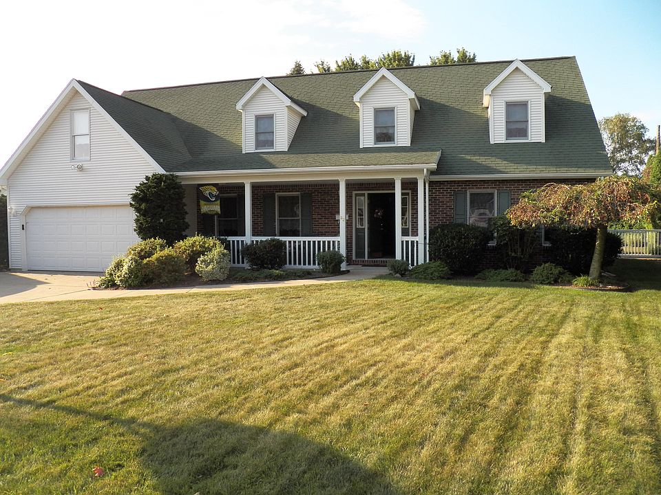1st image of 32 Sycamore Dr