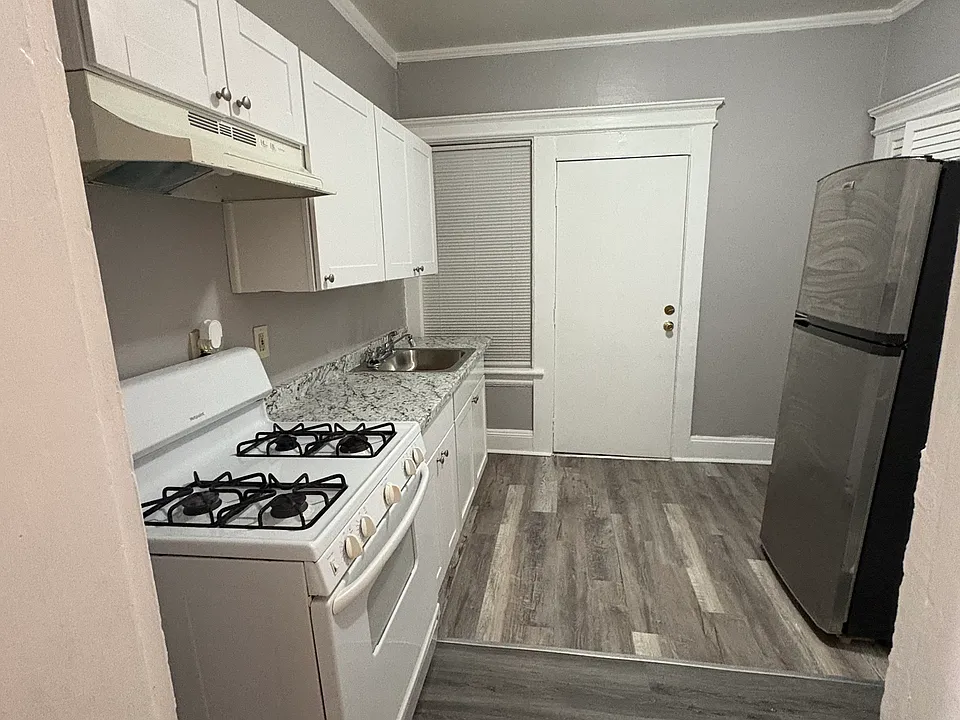 50 Wood Ave #8