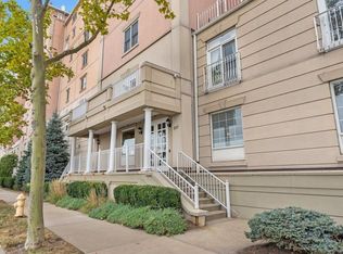 207 Shearwater Ct W APT 64, Jersey City, NJ