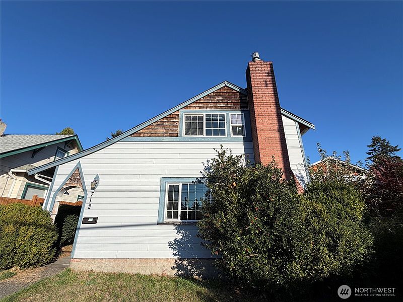 2nd image of 712 Puget Street NE