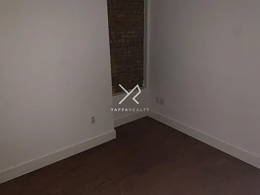 Rented by Yaffa Realty LLC | media 30