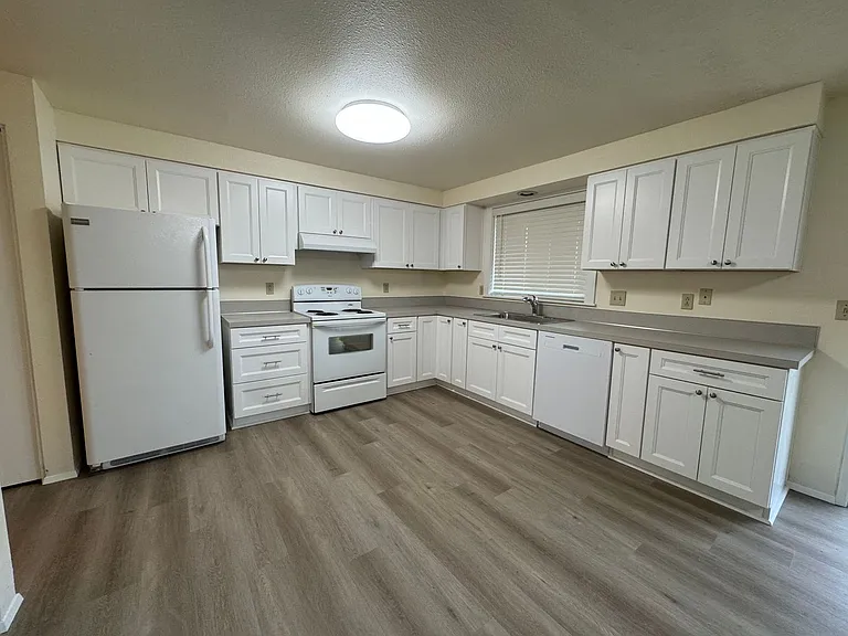 2181 SW 213th Pl — Photo 4