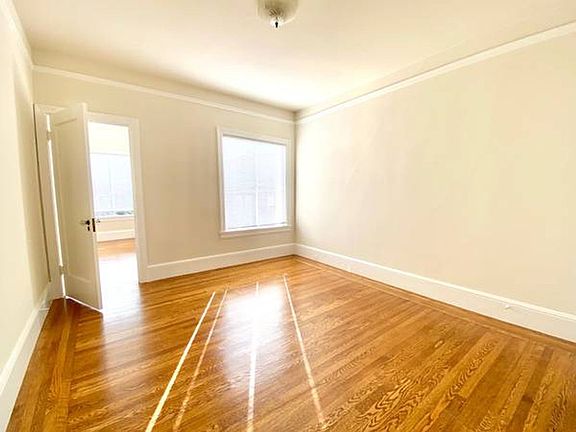 3rd image of 127-29 Alhambra St #129