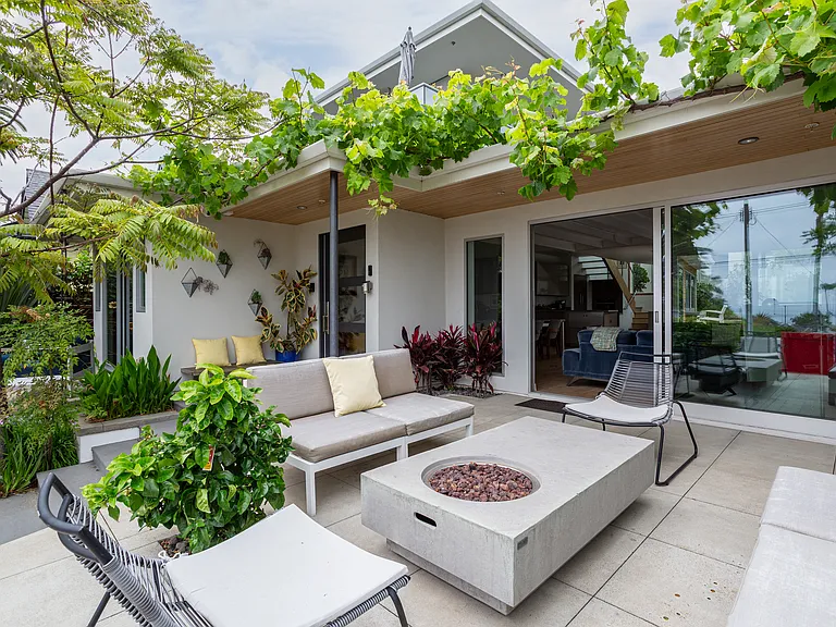 1482 Carmelita St — Photo 42
