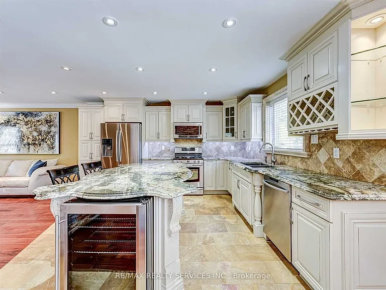 1570 Tipperary Ct — Photo 11