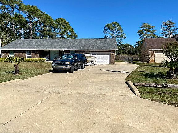 2 car garage / huge driveway