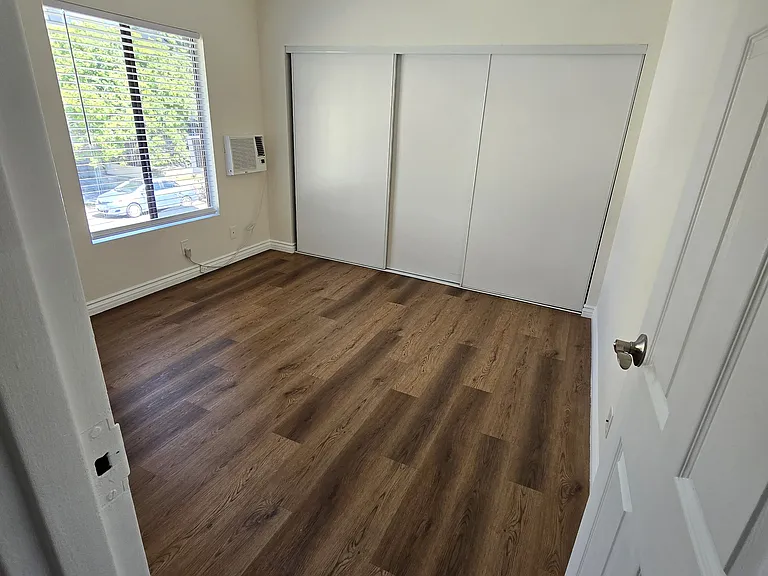 10243 Samoa Ave #201 — Photo 5