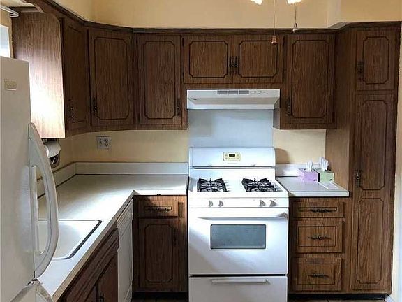 5th image of 209-39 41st Ave #1