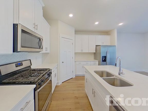 5th image of 308 Allenby Ln