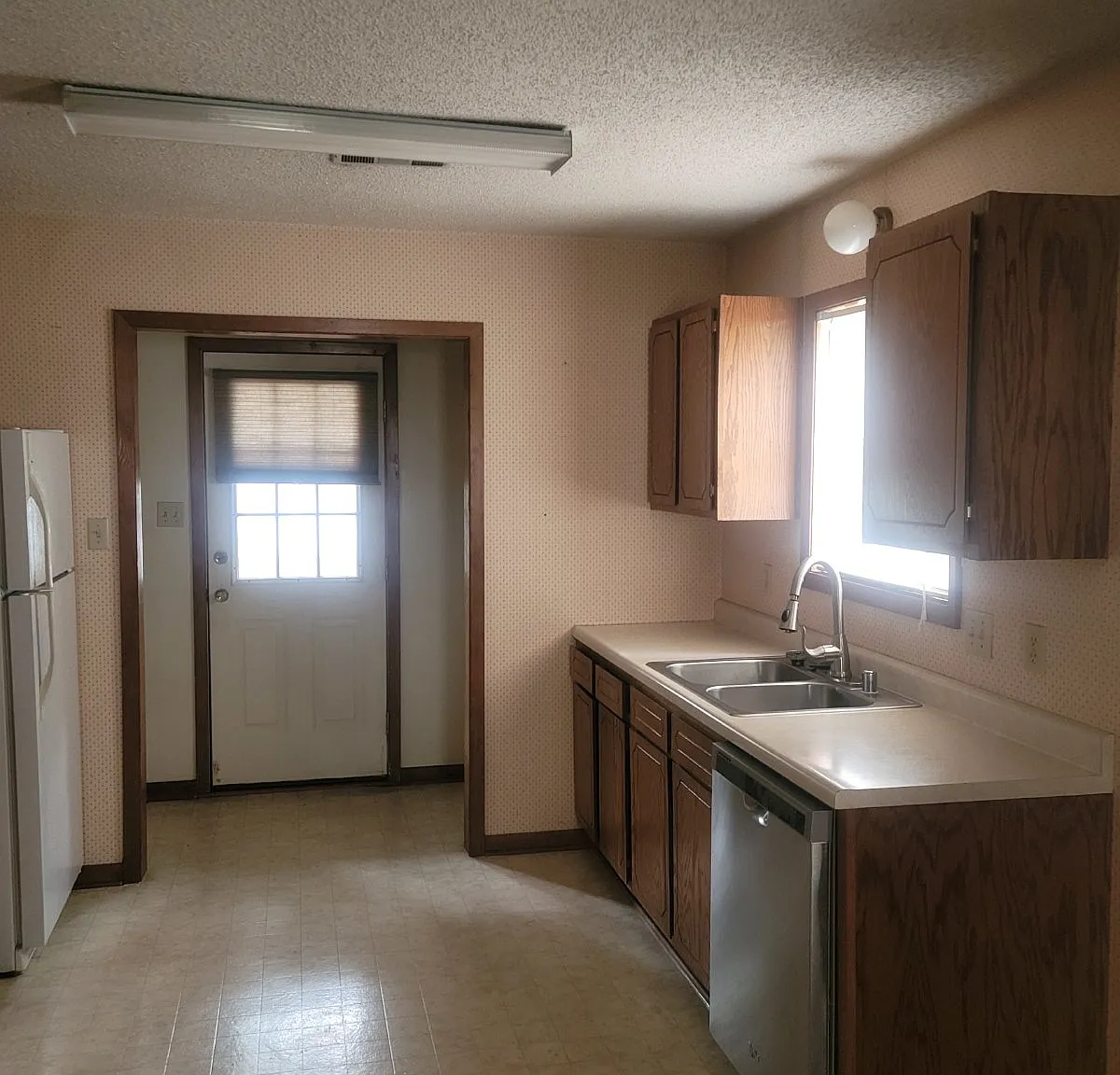 2 bed, 1.0 bath, 820 sqft, $700 — Photo 3