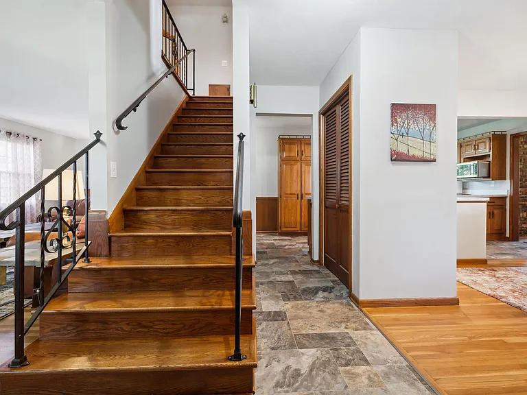 10527 Morgan Ave S — Photo 5