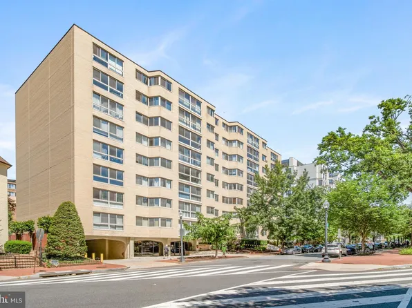 922 24th St NW APT 211, Washington, DC 20037