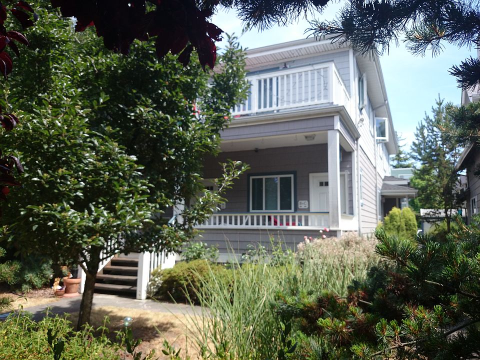 2nd image of 3014 61st Ave SW