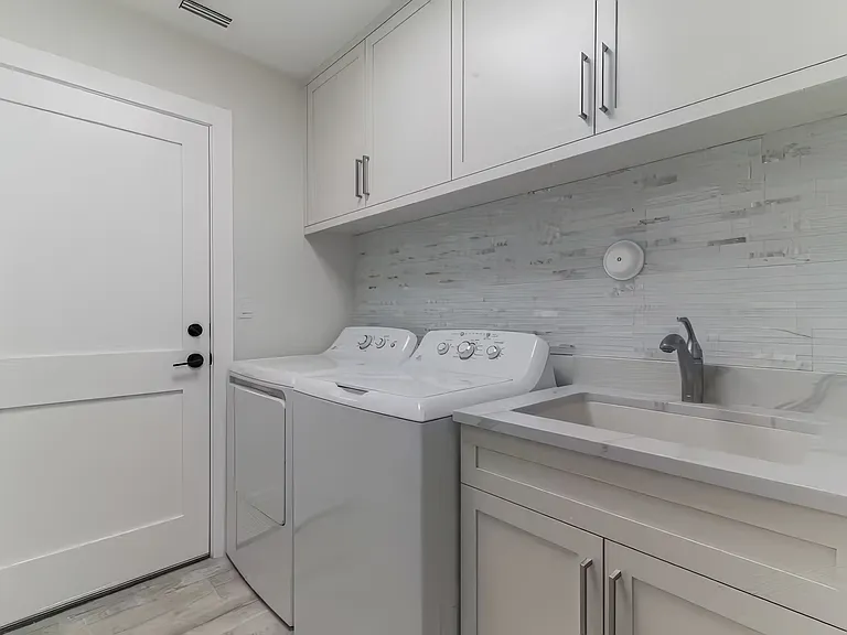 19218 W Indies Cir — Photo 19