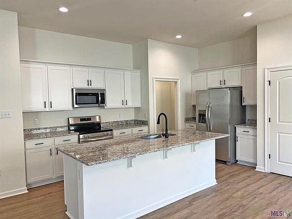 5th image of 3725 Retreat Dr