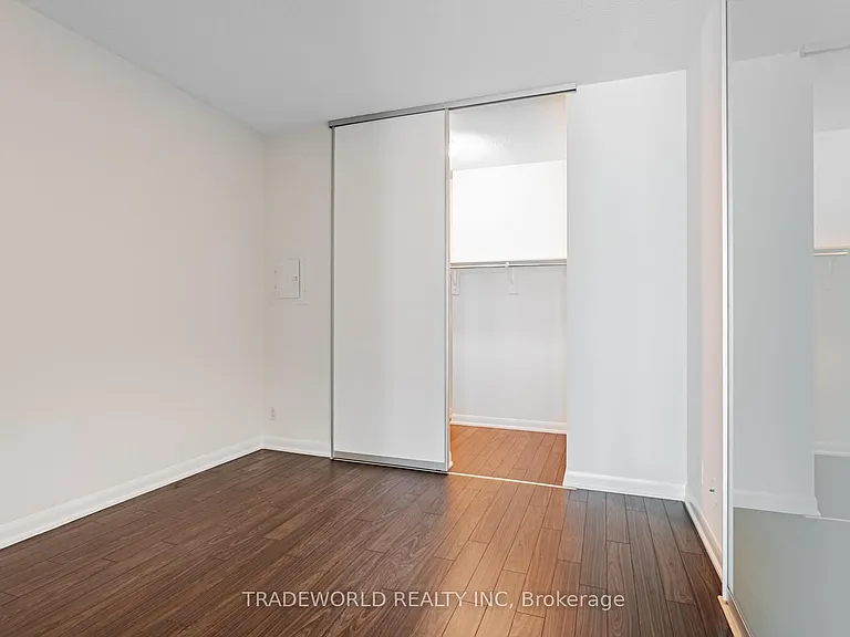 205 Frederick St #909 — Photo 11