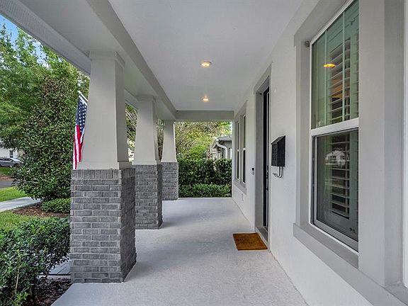4th image of 800 W HARVARD STREET