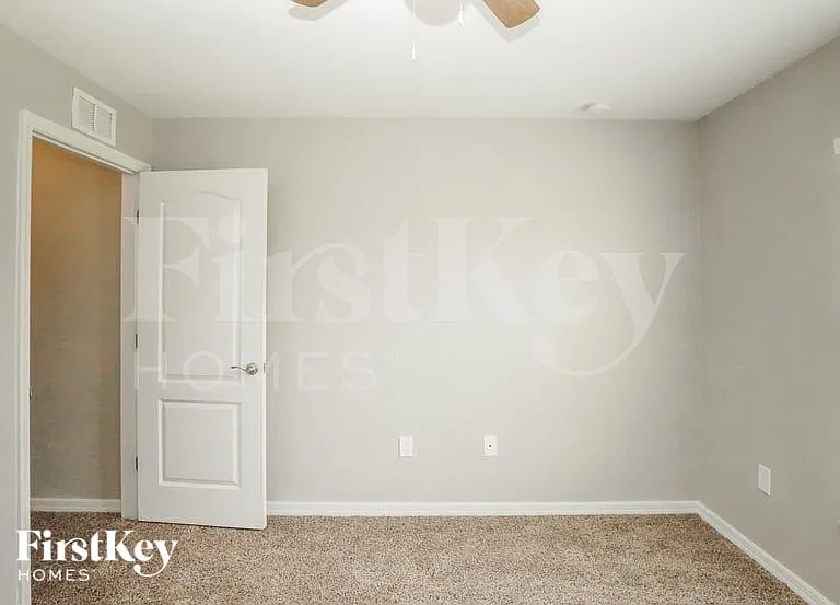 444 Lanham Dr — Photo 9