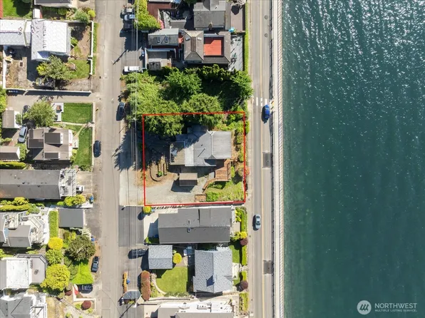 28458 Redondo Beach Drive S, Des Moines, WA 98198