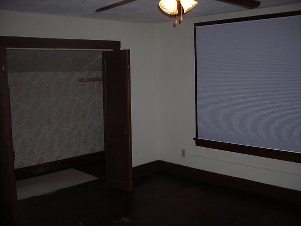 2nd image of 601 E 5th St