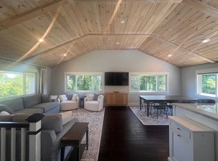 165 Fleetwood Dr, Saunderstown, RI 02874