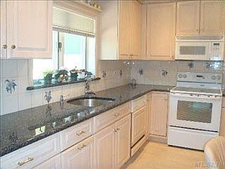 2nd image of 2149 Cayuga Dr