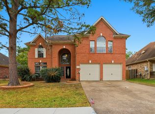 2412 Piney Woods Dr, Pearland, TX 77581