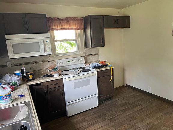 3rd image of 631 1/2 Cameo St