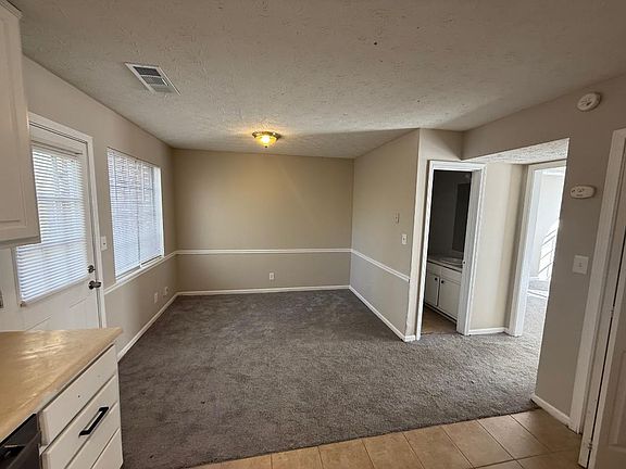 4th image of 2615 Parkside Way