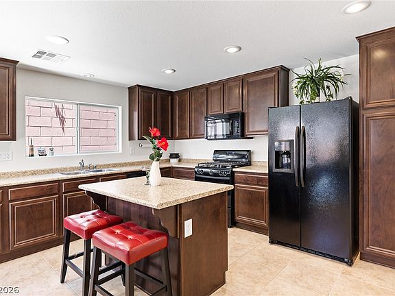 5th image of 729 Wallington Estate St