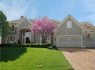 9516 Pine St, Lenexa, KS 66220