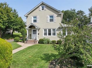 656 Orchard St, Oradell, NJ 07649