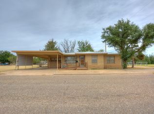 905 10th St, Ralls, TX 79357