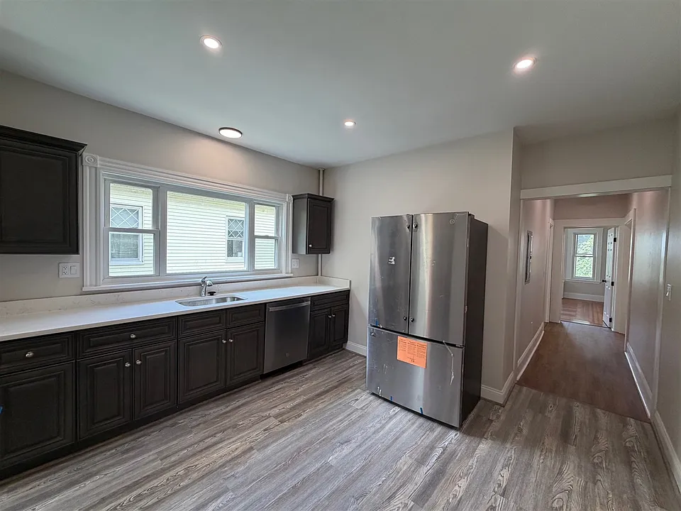 25 Warner St