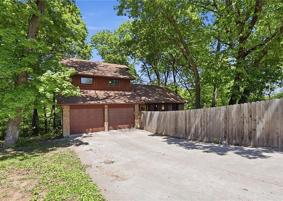 1st image of 5796 SE Pine Ln
