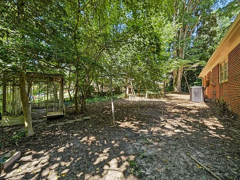 97 Shamrock Ln — Photo 31