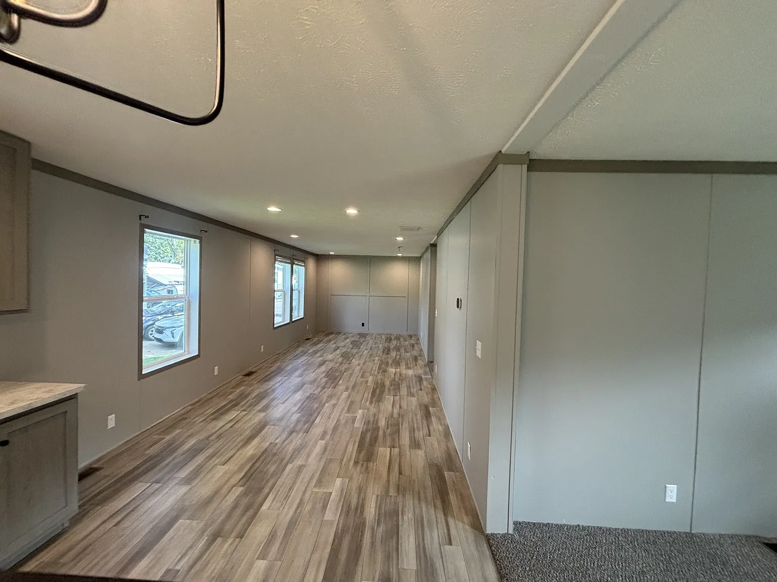352 Stratford Ct — Photo 2