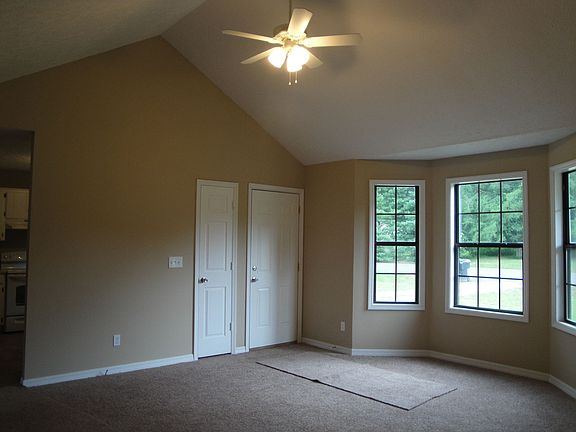 3rd image of 556 Glenwood Ave