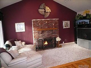 4th image of 1035 Thompson Dr