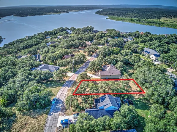 311 Bedford Dr, Spicewood, TX 78669